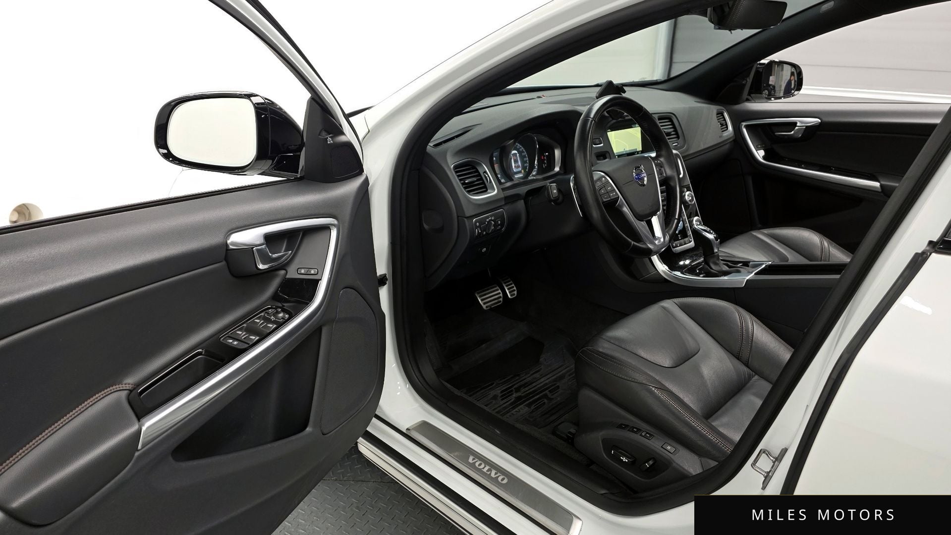 Volvo V60 크로스컨트리 2016 — миниатюра 10