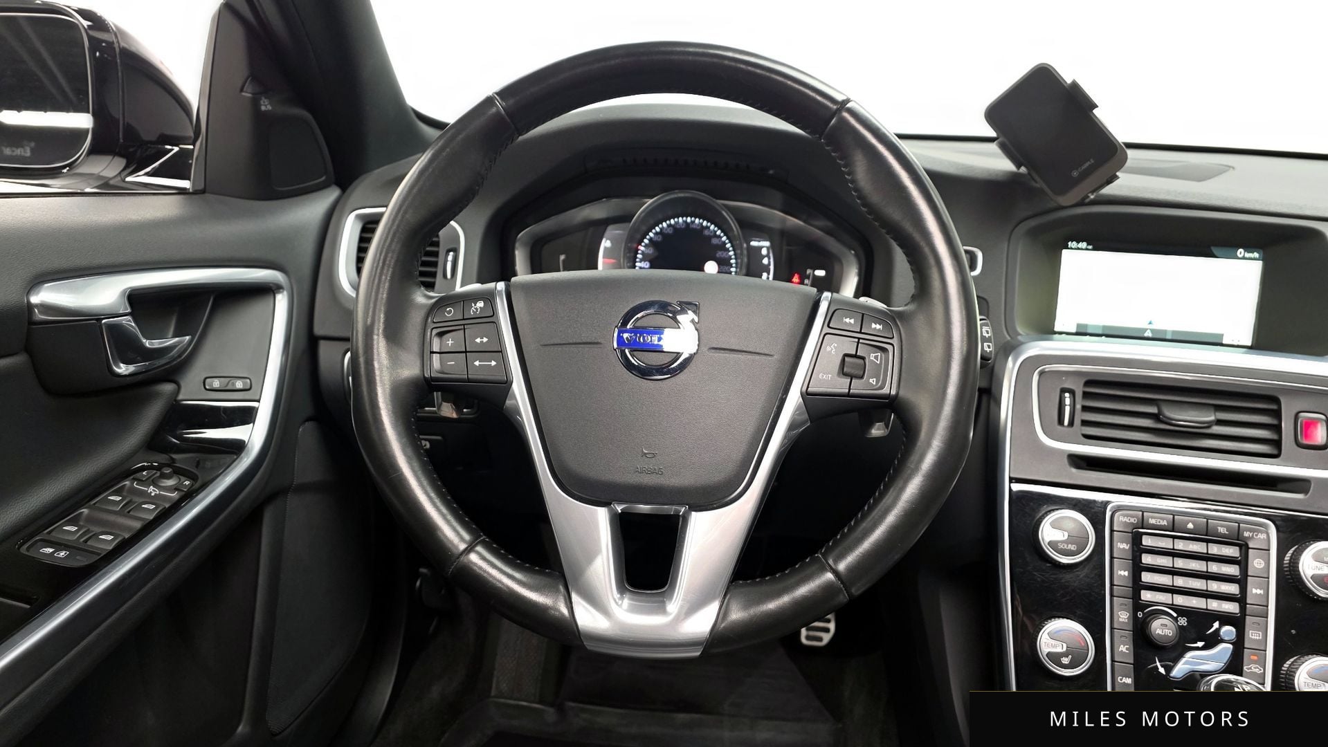Volvo V60 크로스컨트리 2016 — миниатюра 12