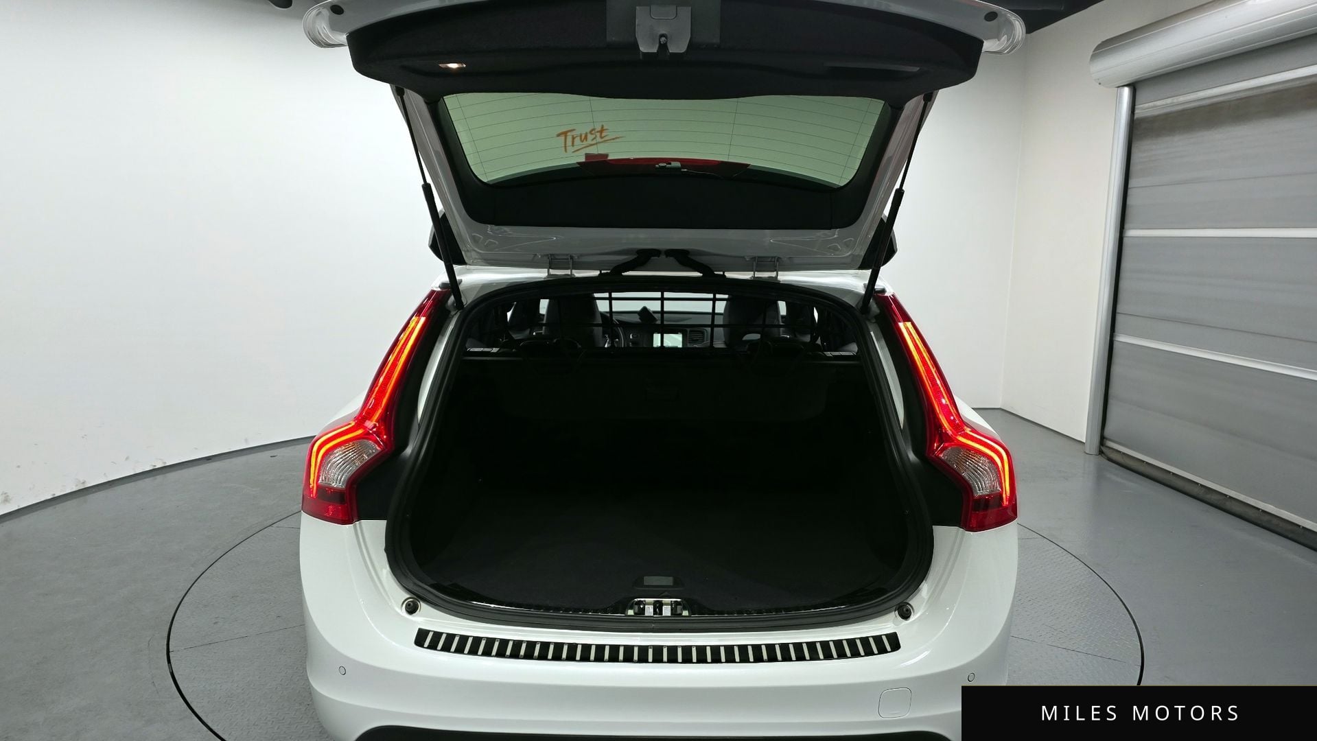 Volvo V60 크로스컨트리 2016 — миниатюра 20