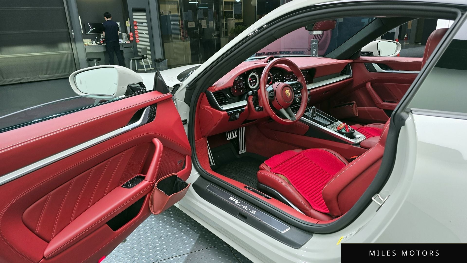 Porsche 911 (992) 2022 — миниатюра 10
