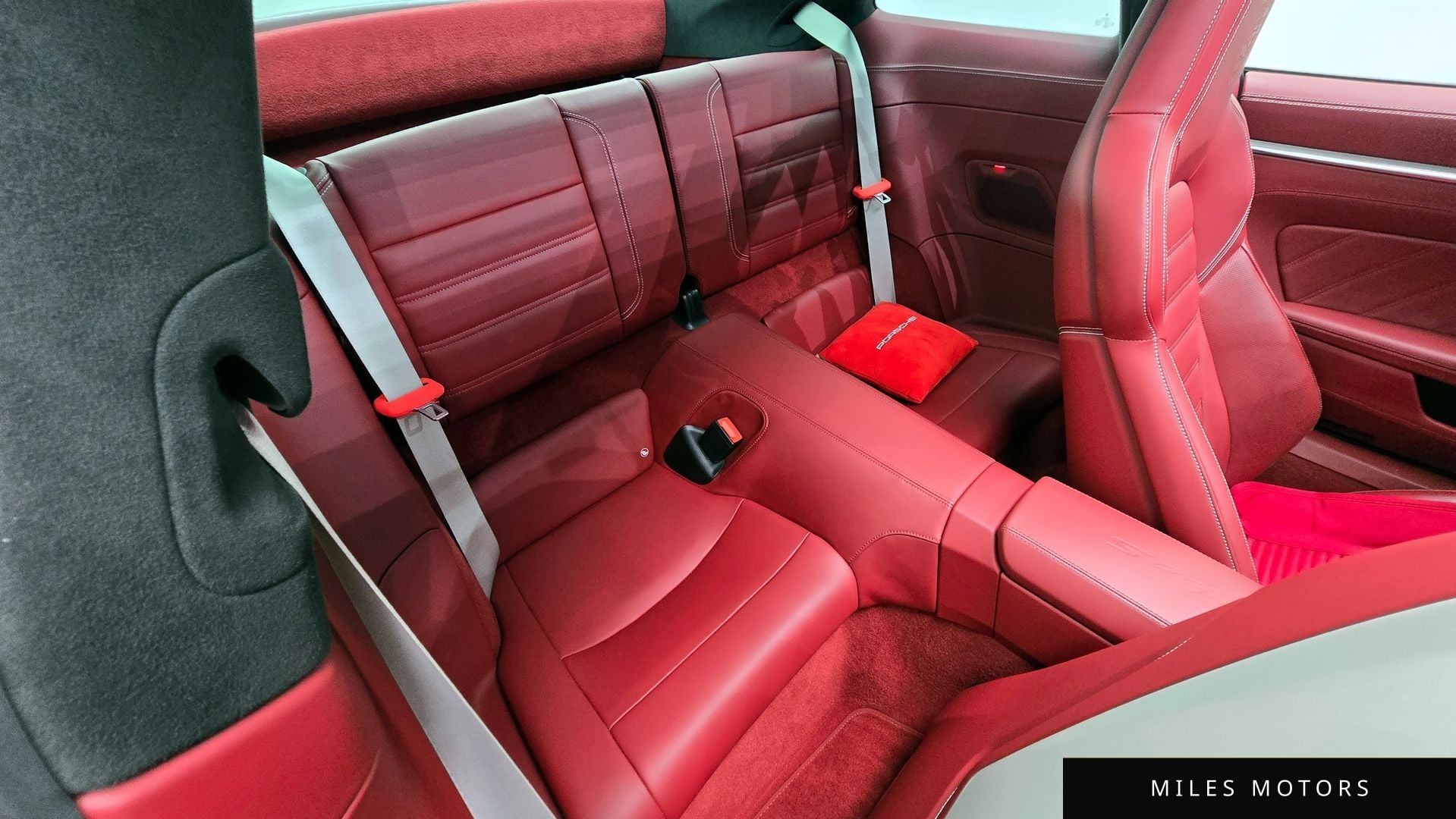 Porsche 911 (992) 2022 — миниатюра 11