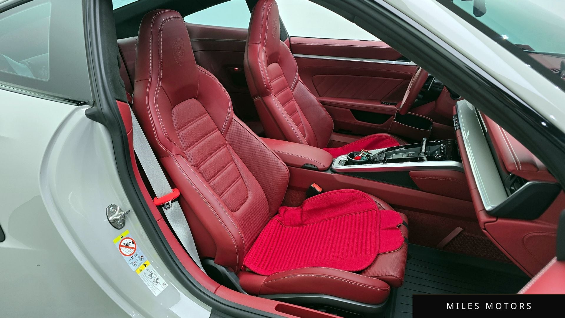 Porsche 911 (992) 2022 — миниатюра 12