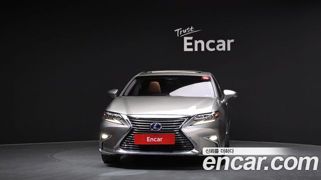 Лексус ES300h 2017 — миниатюра 3
