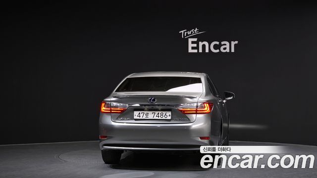 Лексус ES300h 2017 — миниатюра 4