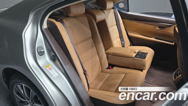 Лексус ES300h 2017 — миниатюра 12