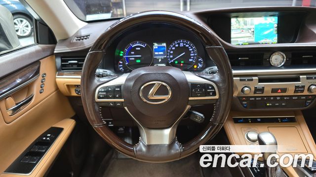 Лексус ES300h 2017 — миниатюра 13