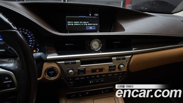 Лексус ES300h 2017 — миниатюра 15