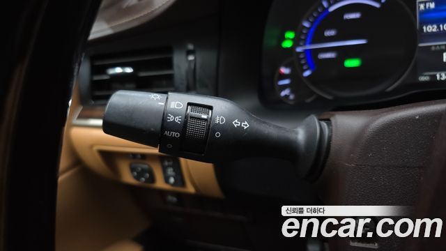 Лексус ES300h 2017 — миниатюра 17