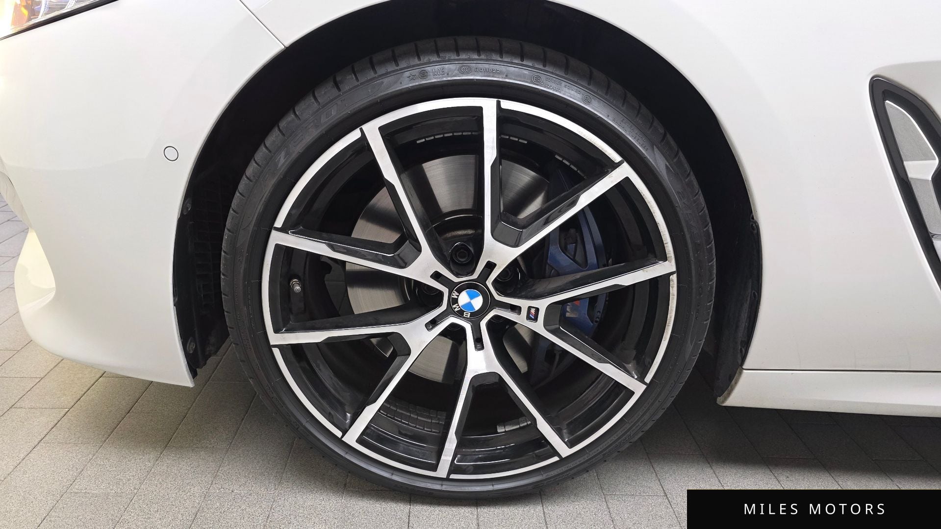 BMW 8 Series (G15) 2020 — миниатюра 5