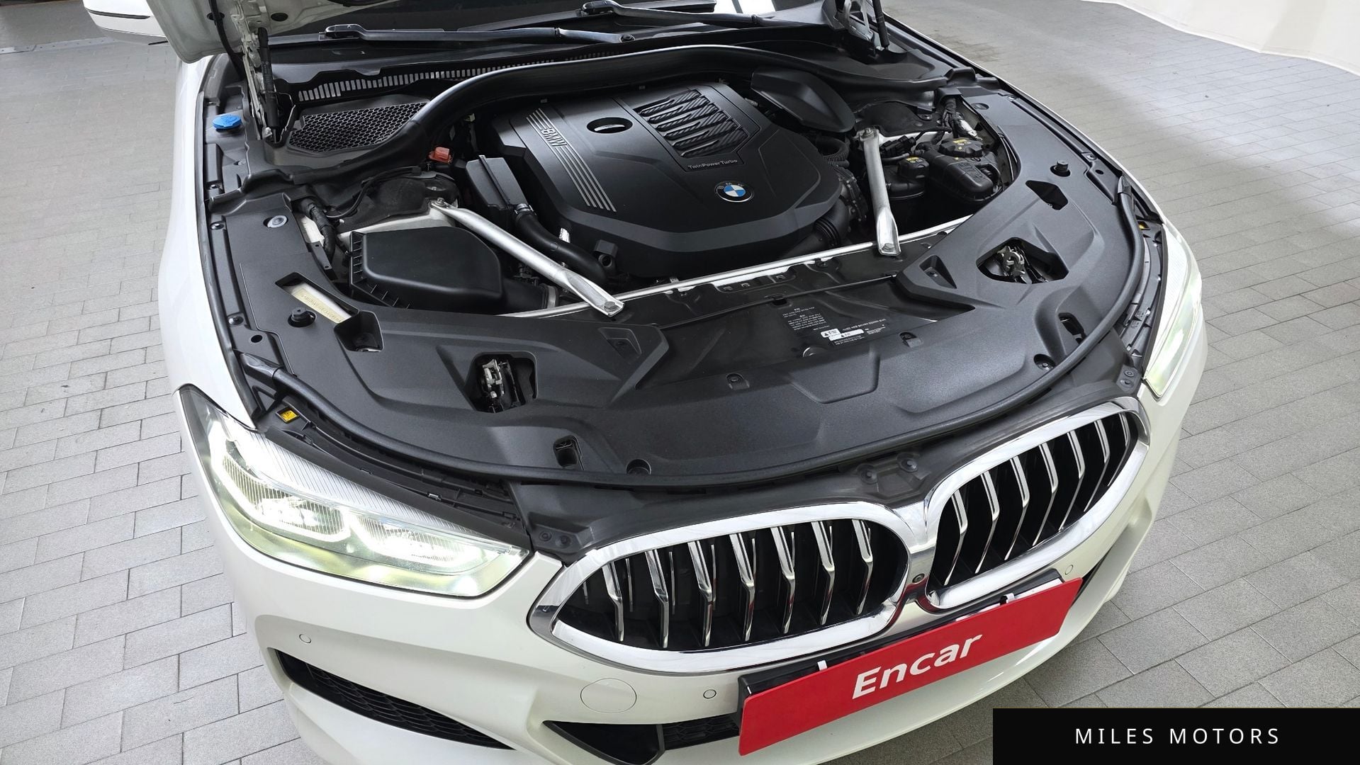 BMW 8 Series (G15) 2020 — миниатюра 6