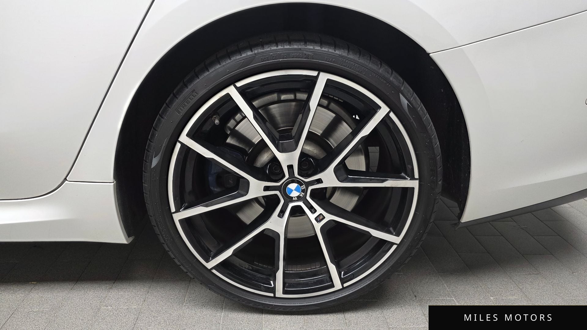 BMW 8 Series (G15) 2020 — миниатюра 7