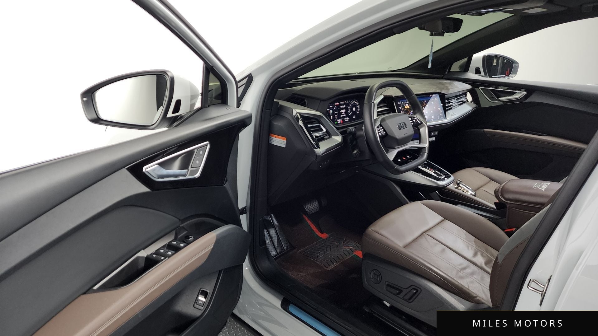 Audi Q4 e-tron 2025 — миниатюра 12