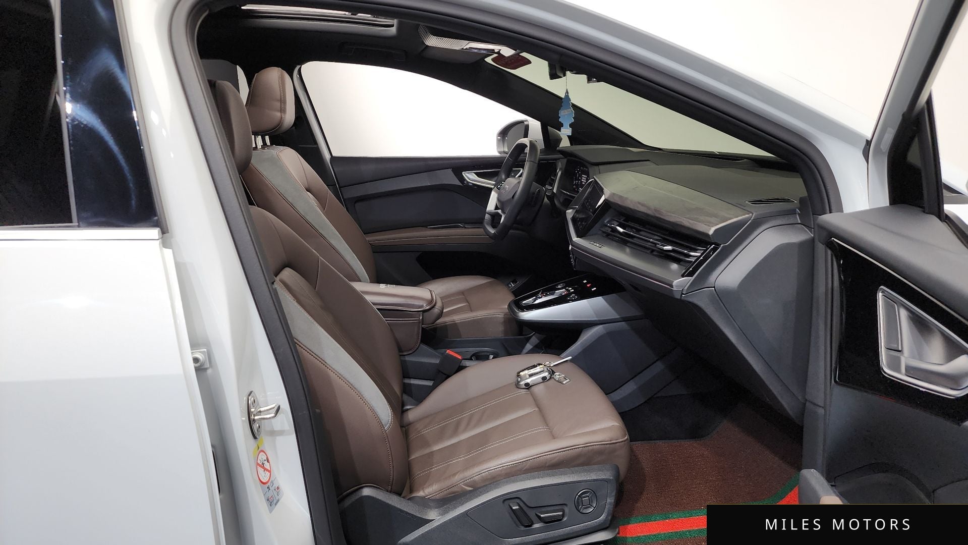 Audi Q4 e-tron 2025 — миниатюра 17