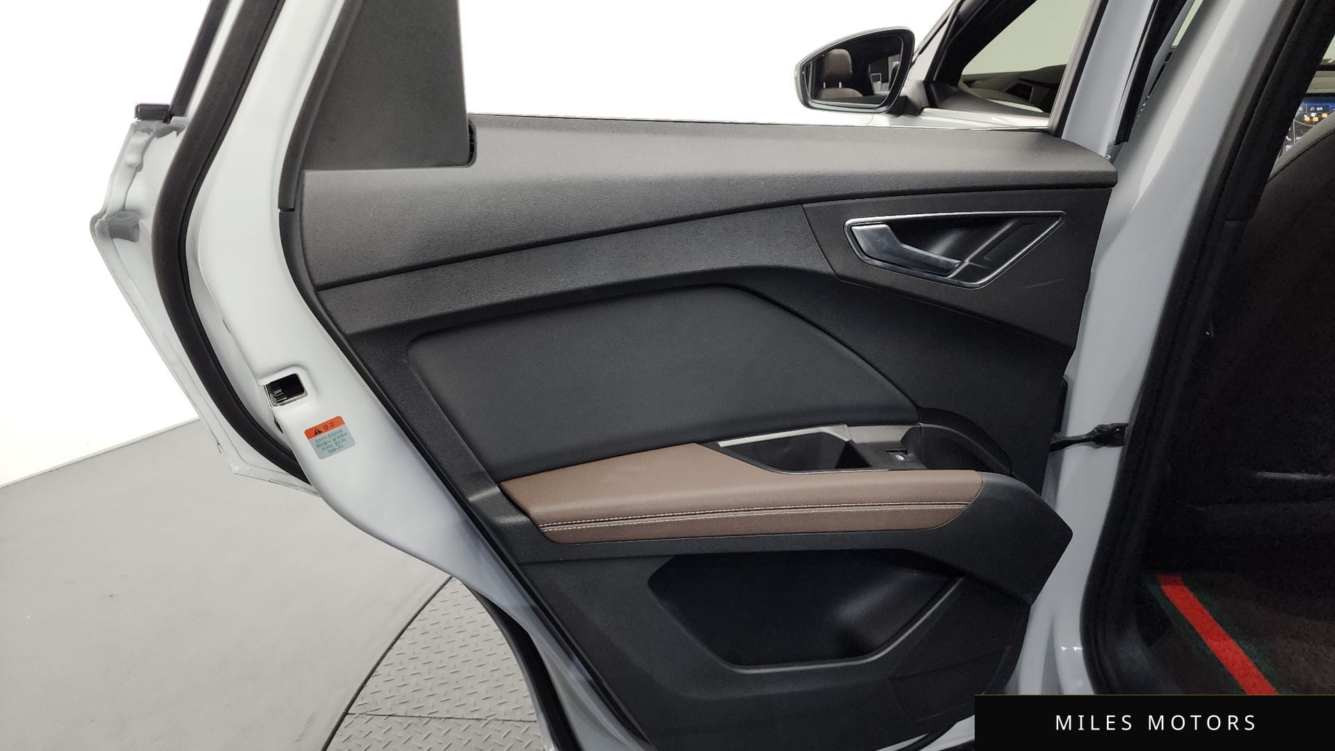 Audi Q4 e-tron 2025 — миниатюра 14