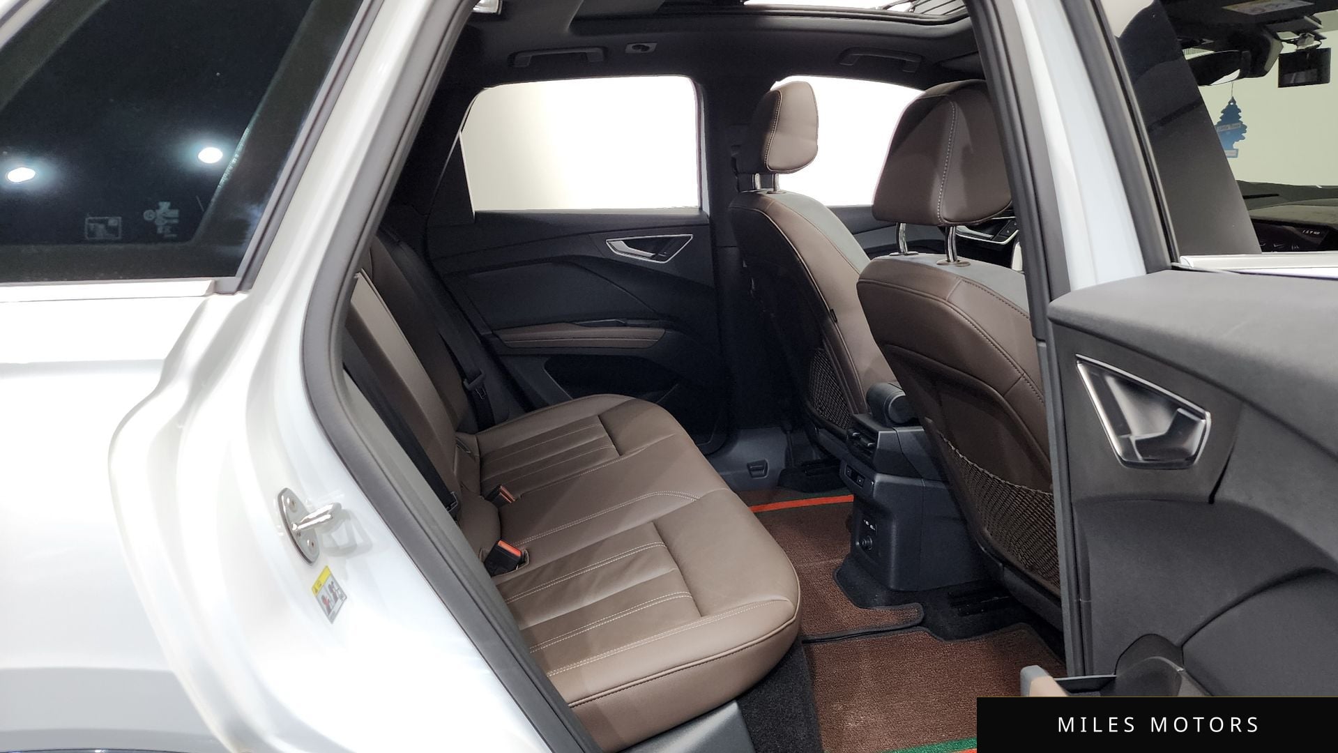 Audi Q4 e-tron 2025 — миниатюра 15