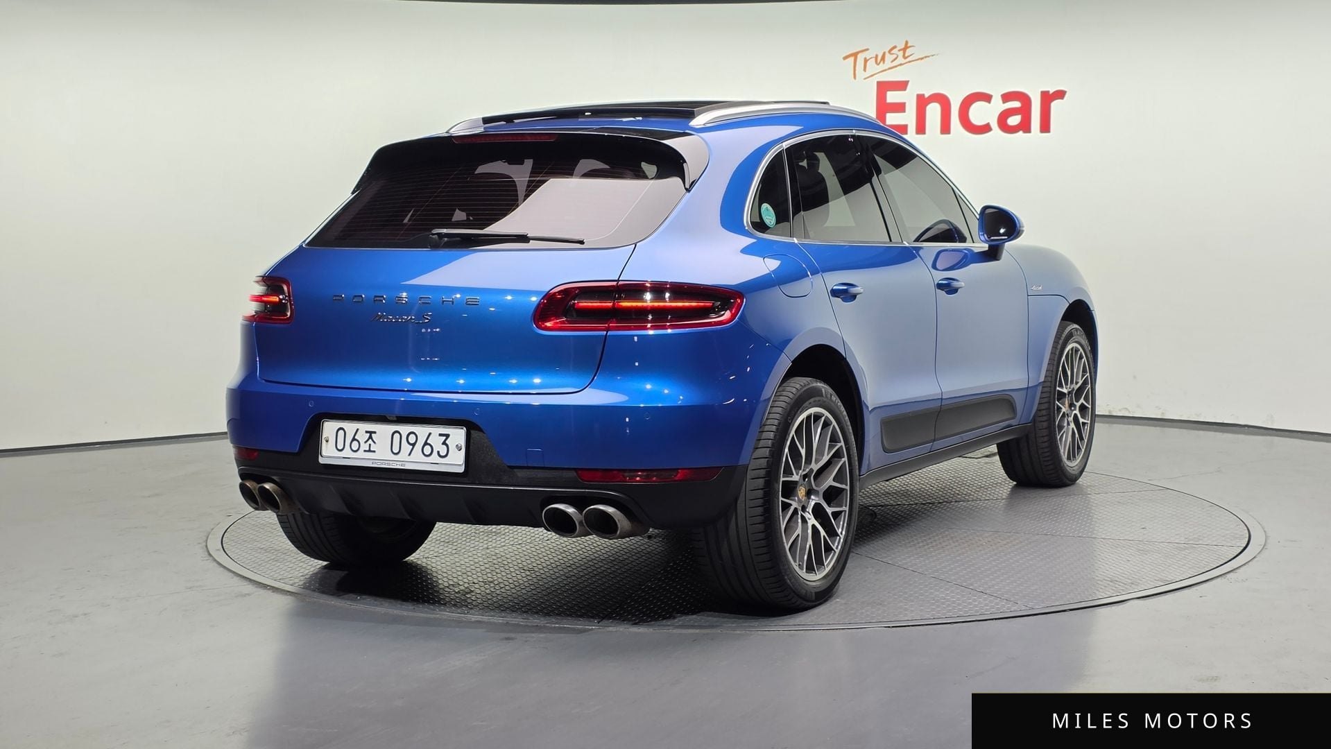 Porsche Macan 2017 — миниатюра 2