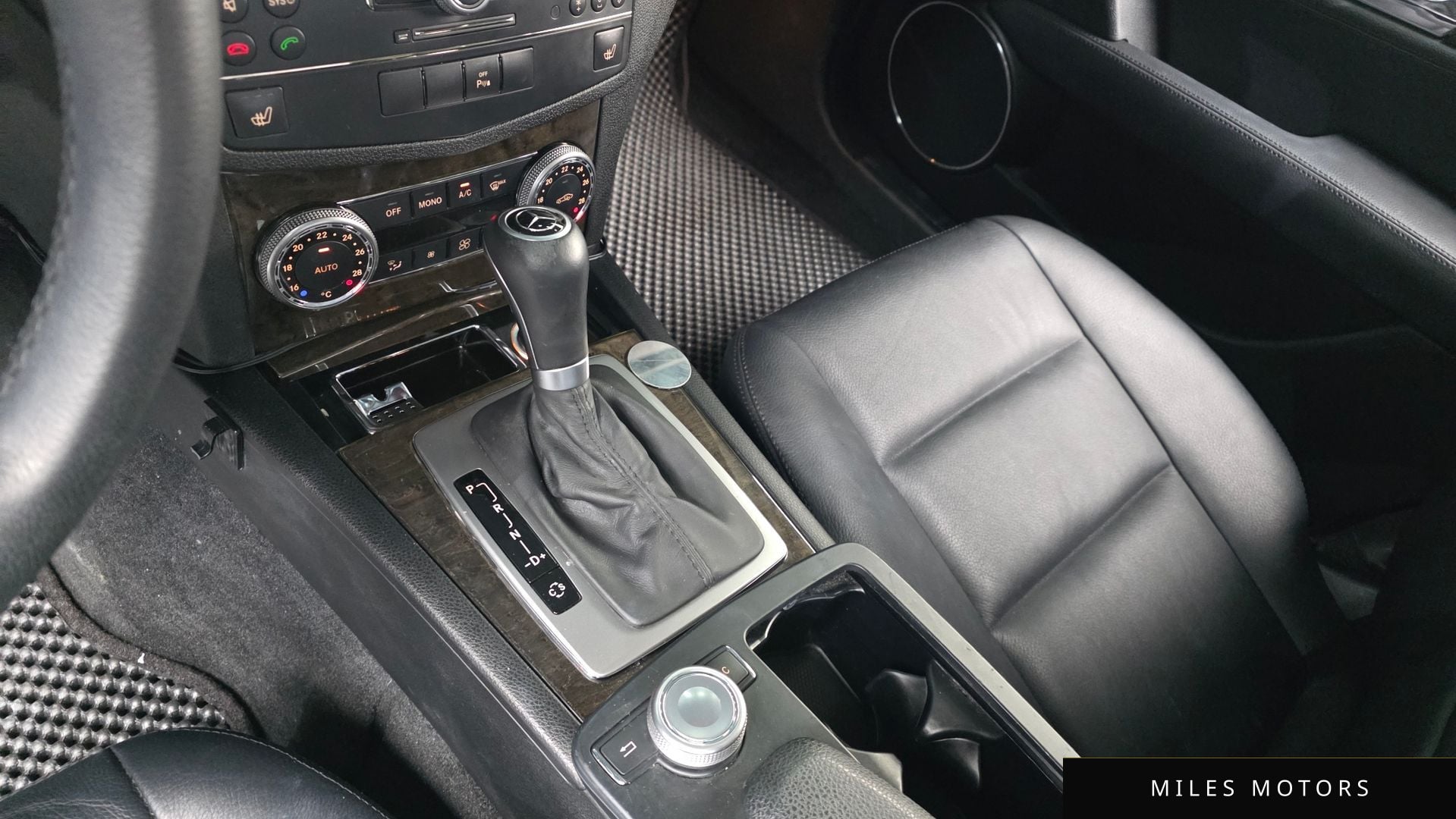 Mercedes-Benz C-Class W204 2009 — миниатюра 9