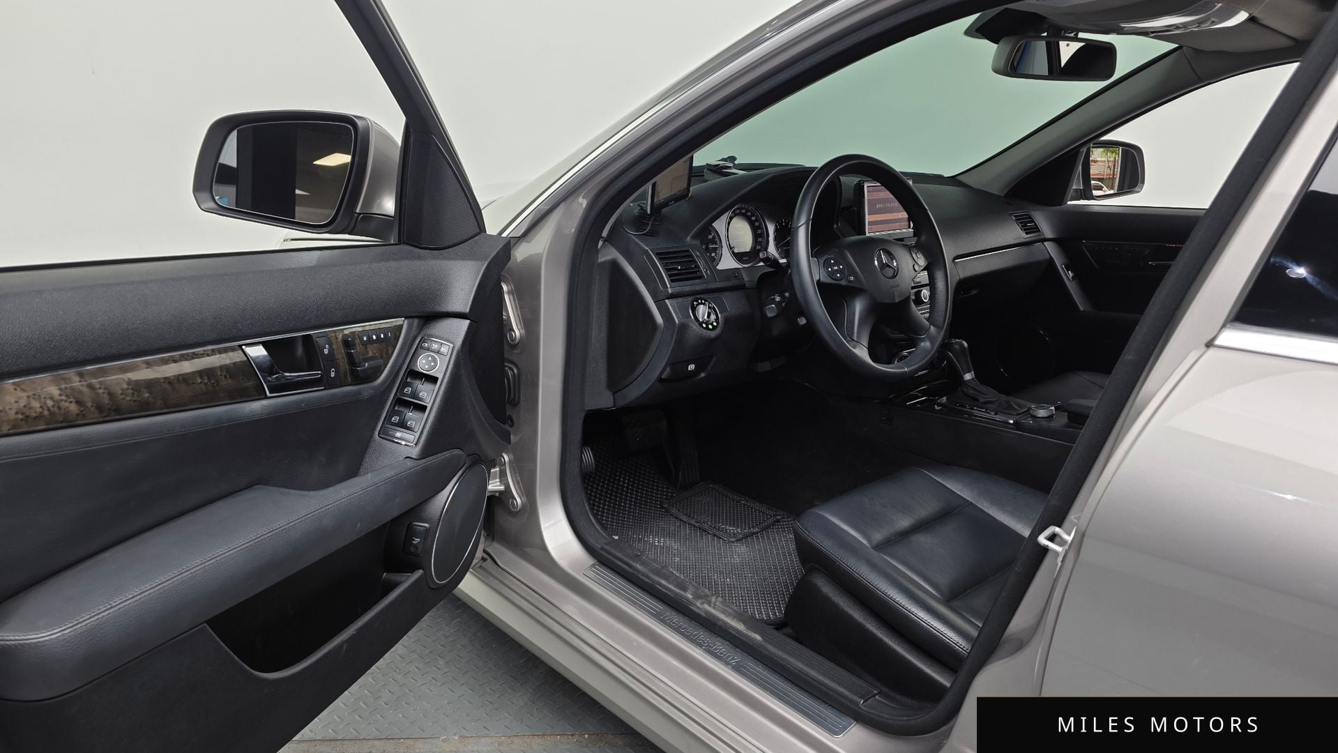 Mercedes-Benz C-Class W204 2009 — миниатюра 10