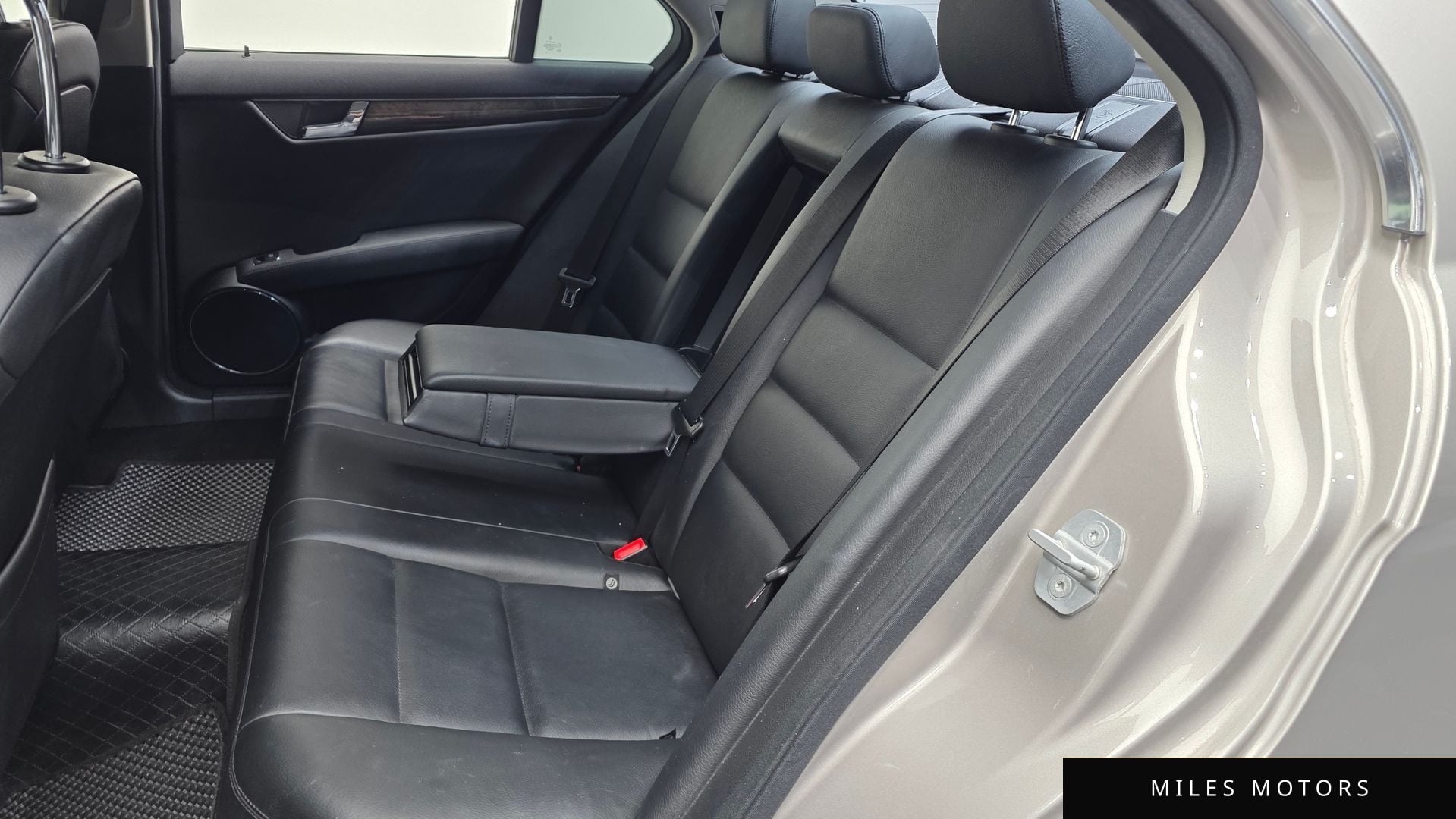 Mercedes-Benz C-Class W204 2009 — миниатюра 12