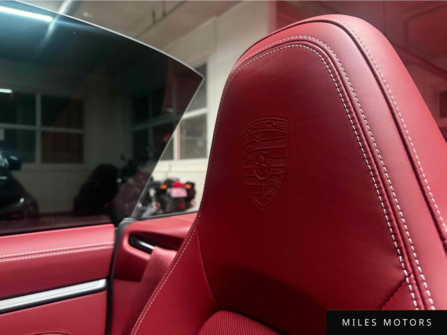 Porsche 911 (992) 2024 — миниатюра 10