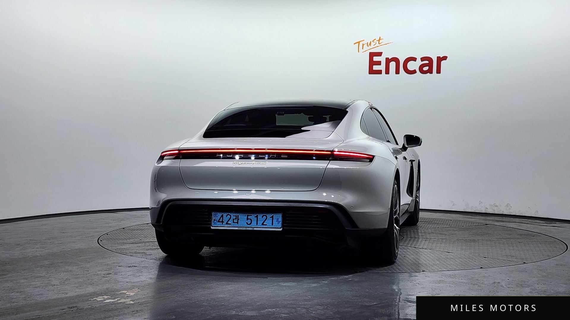 Porsche Taycan 2021 — миниатюра 4