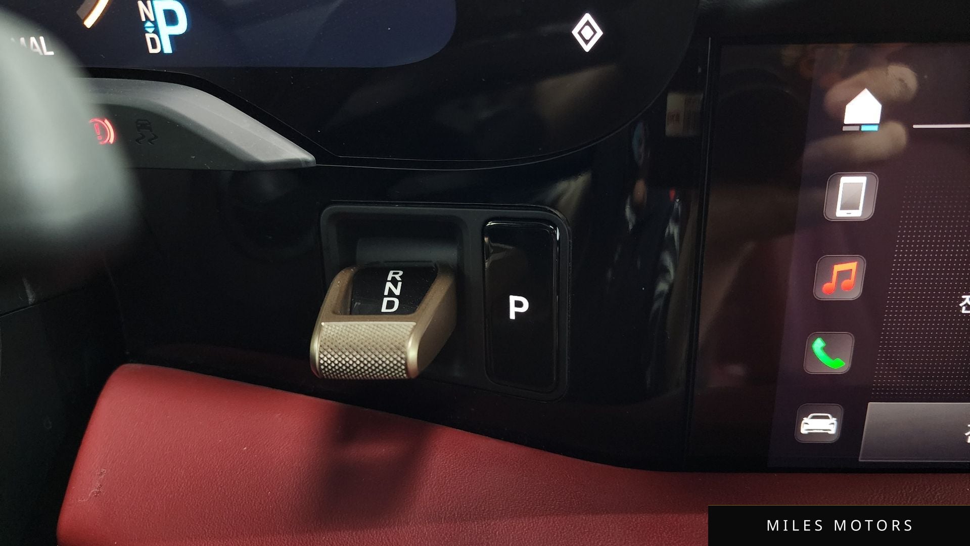 Porsche Taycan 2021 — миниатюра 12