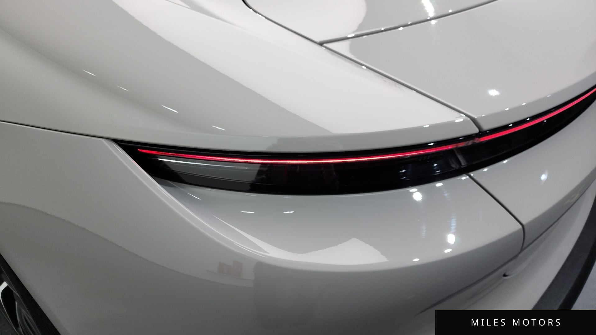 Porsche Taycan 2021 — миниатюра 9