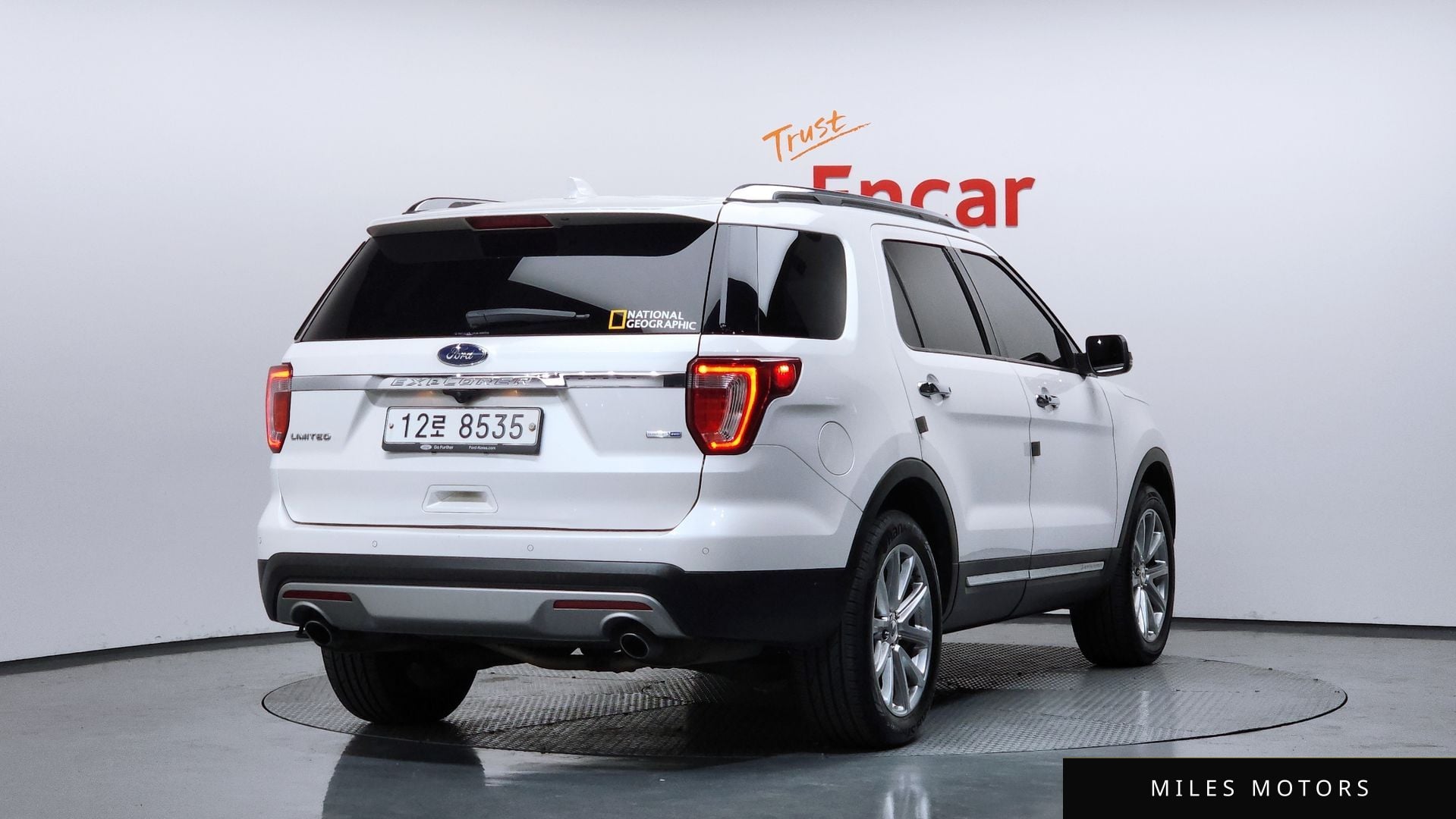 Ford Explorer 2017 — миниатюра 2