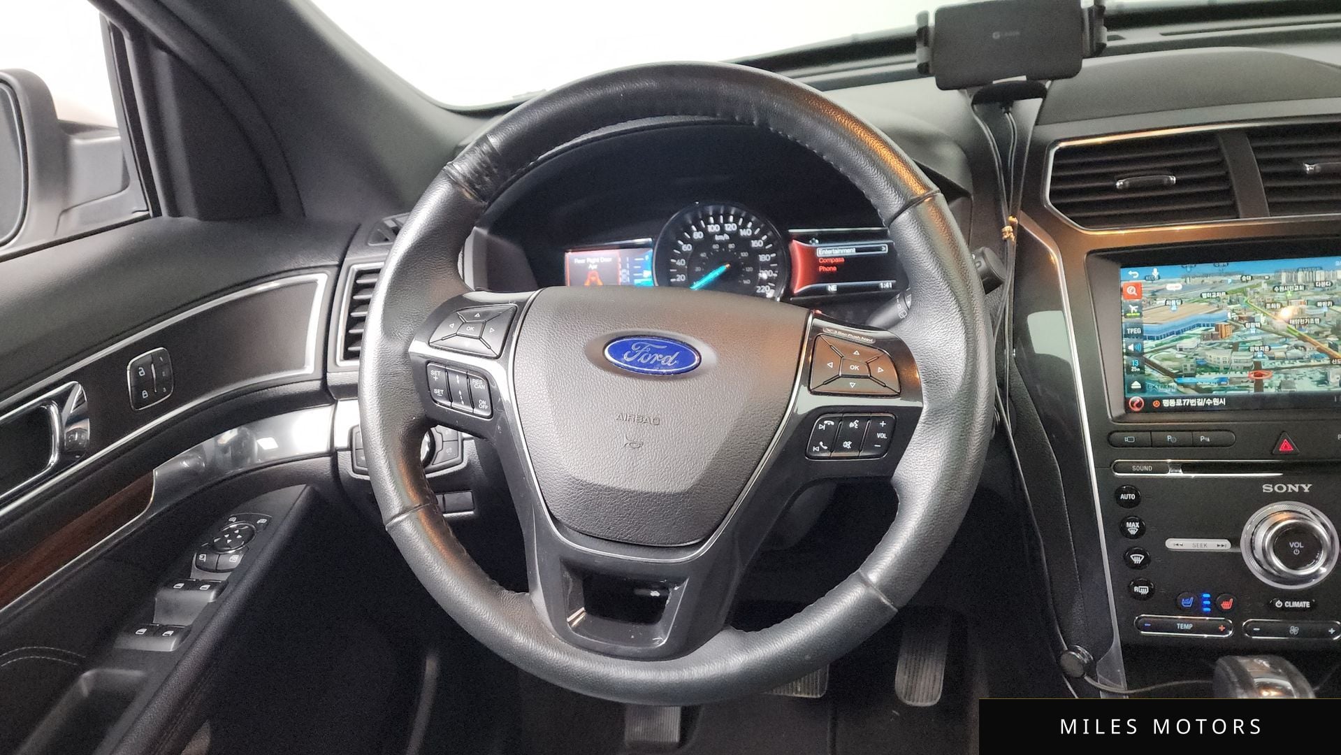 Ford Explorer 2017 — миниатюра 18