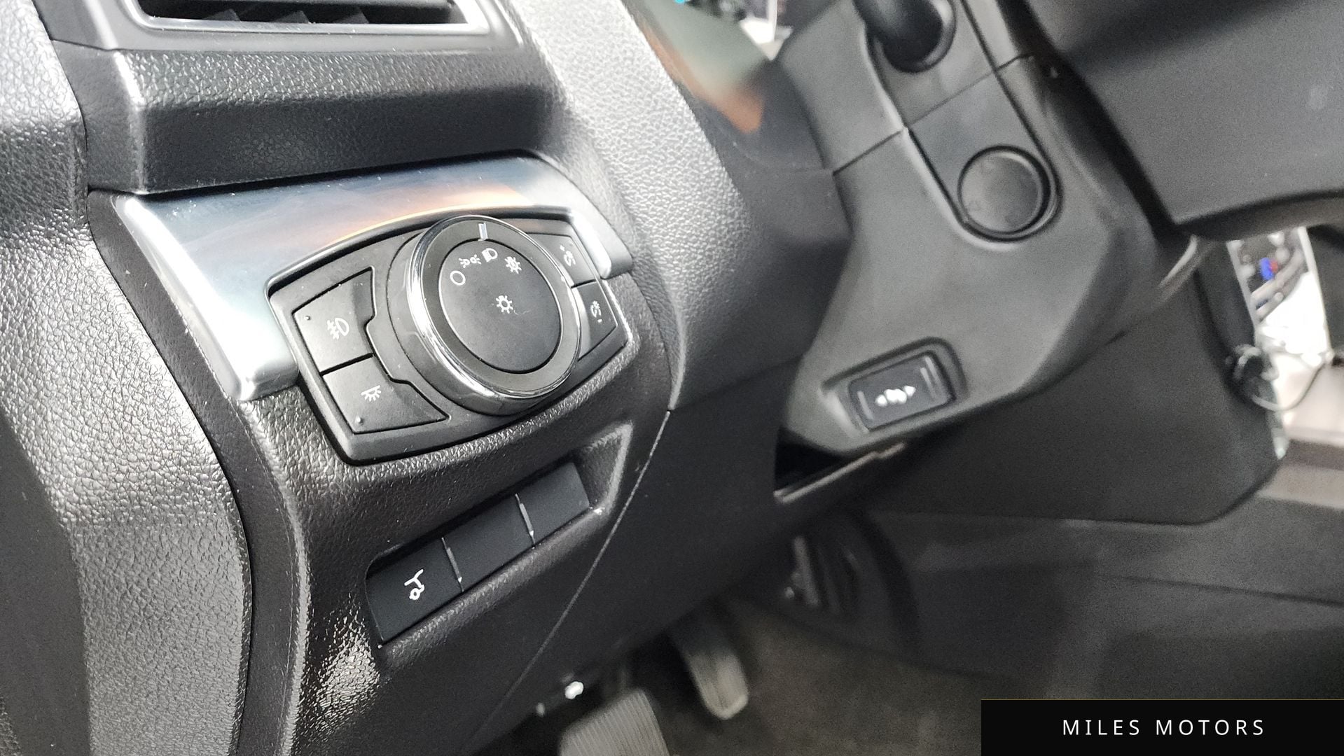 Ford Explorer 2017 — миниатюра 24