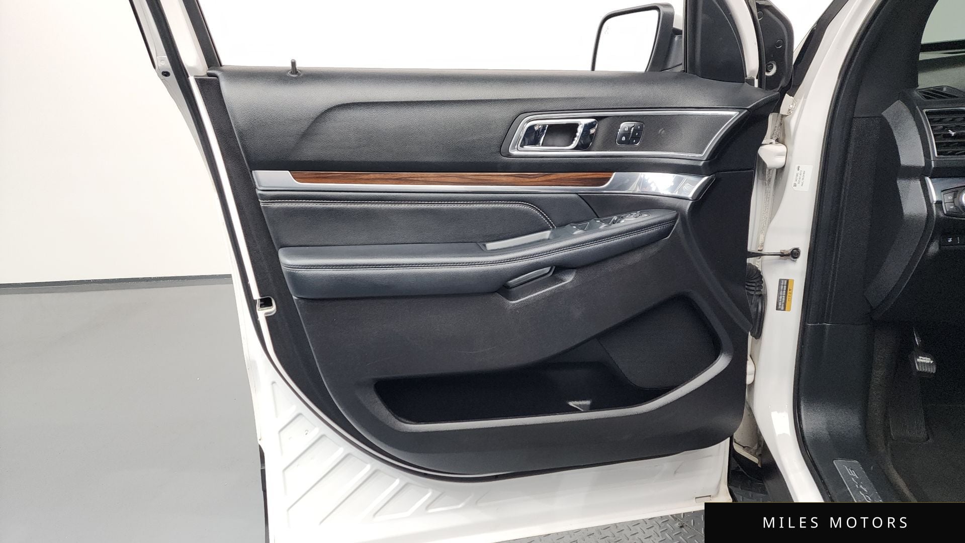 Ford Explorer 2017 — миниатюра 14