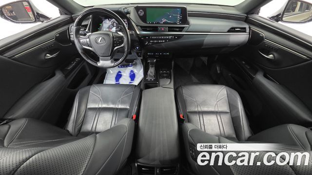 Лексус ES300h 2019 — миниатюра 10