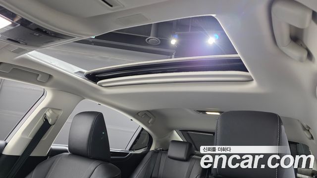 Лексус ES300h 2019 — миниатюра 25