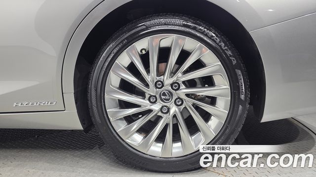 Лексус ES300h 2019 — миниатюра 7