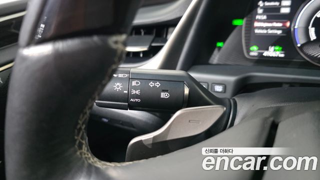 Лексус ES300h 2019 — миниатюра 30