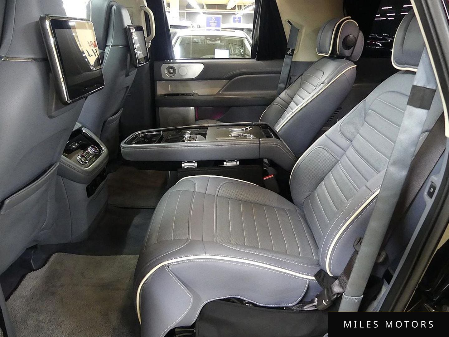 Lincoln Navigator 2021 — миниатюра 9