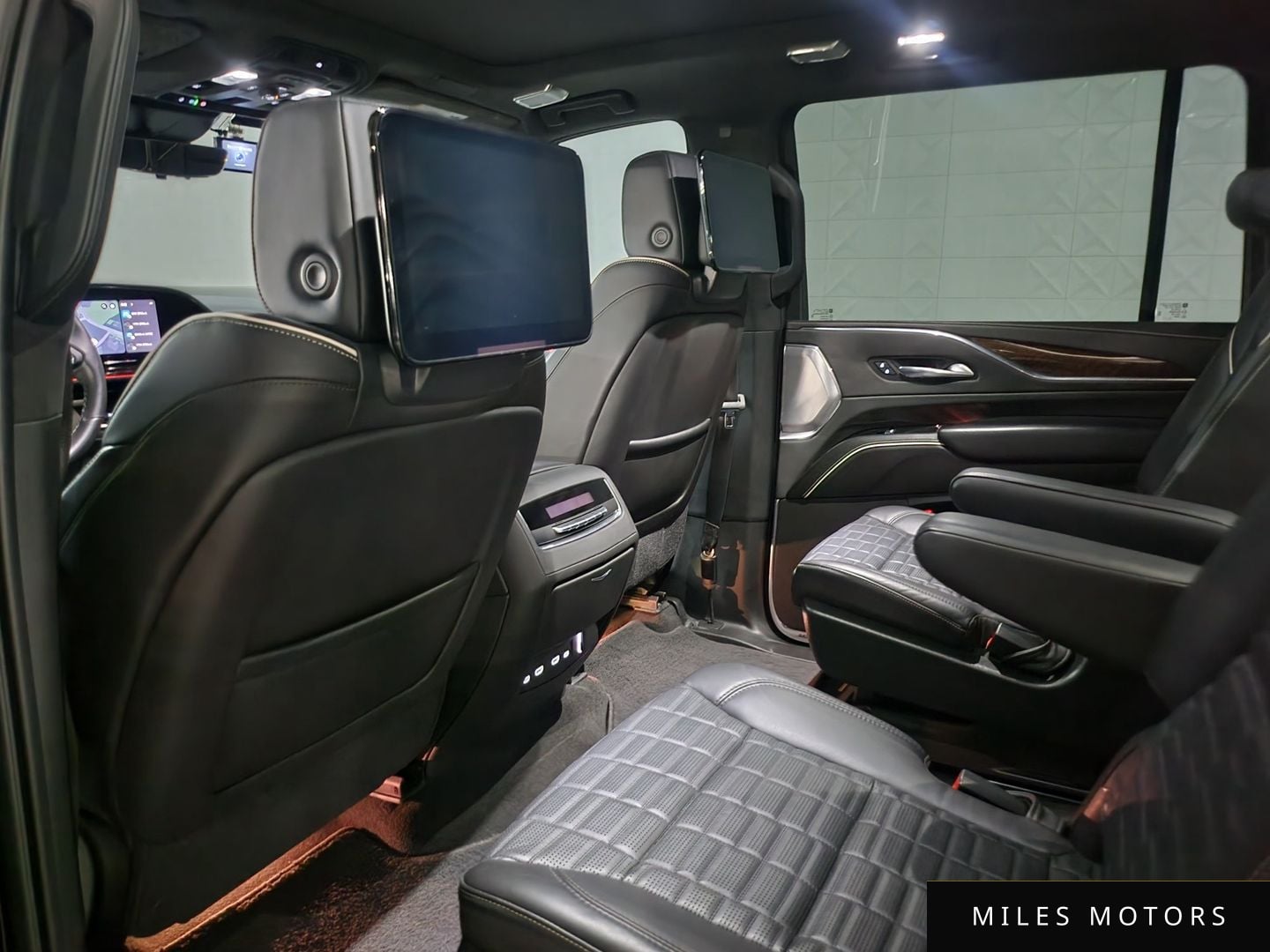 Cadillac Escalade 2021 — миниатюра 9