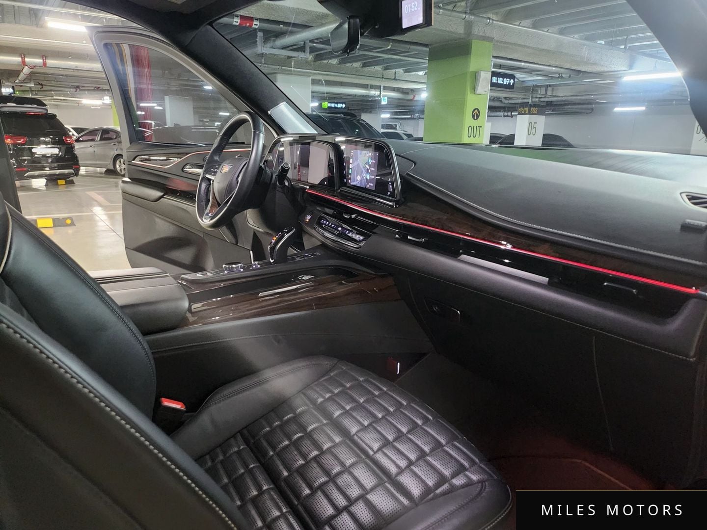 Cadillac Escalade 2021 — миниатюра 13