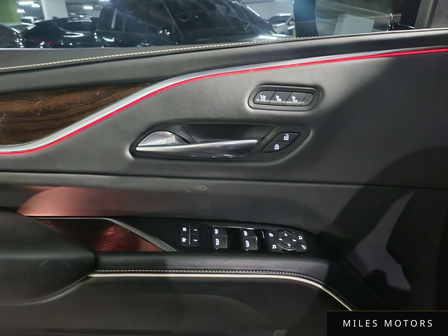 Cadillac Escalade 2021 — миниатюра 17