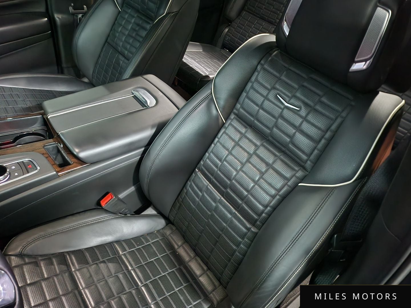 Cadillac Escalade 2021 — миниатюра 19