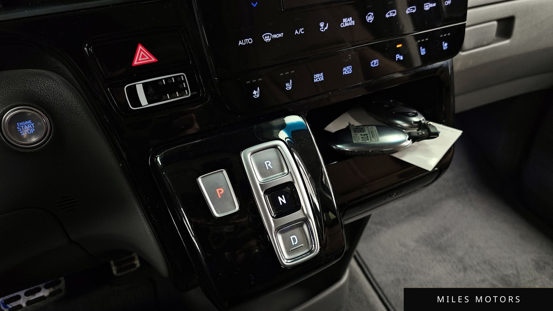 Hyundai Staria 2025 — миниатюра 12
