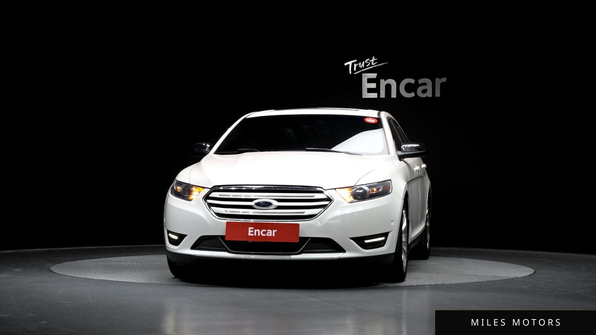 Ford Taurus 2015 — миниатюра 3