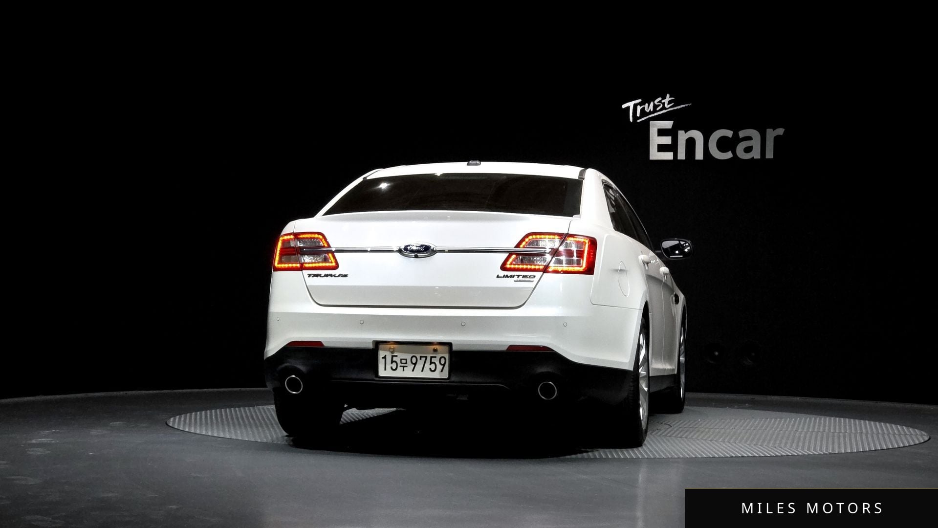 Ford Taurus 2015 — миниатюра 4