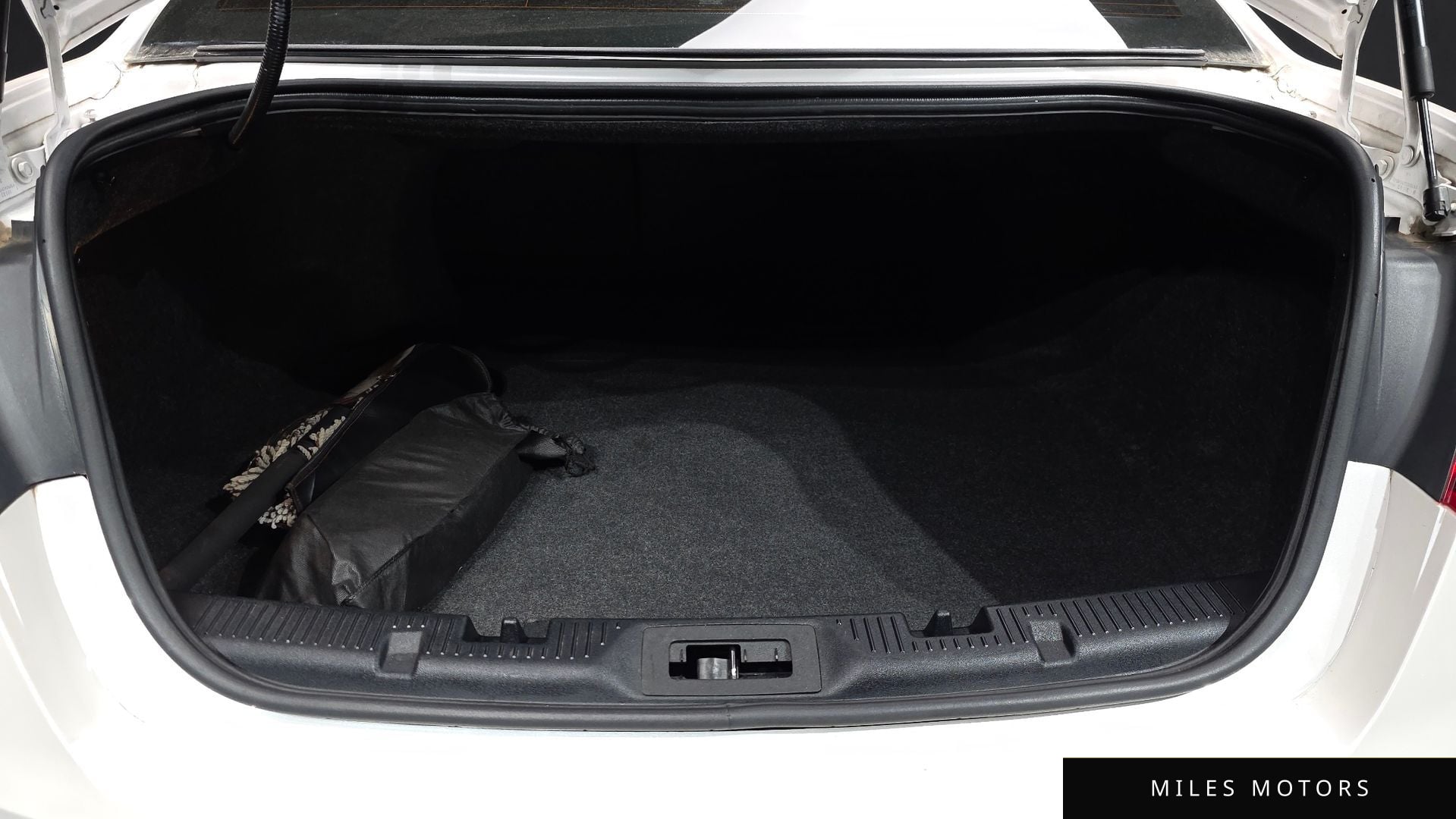 Ford Taurus 2015 — миниатюра 26