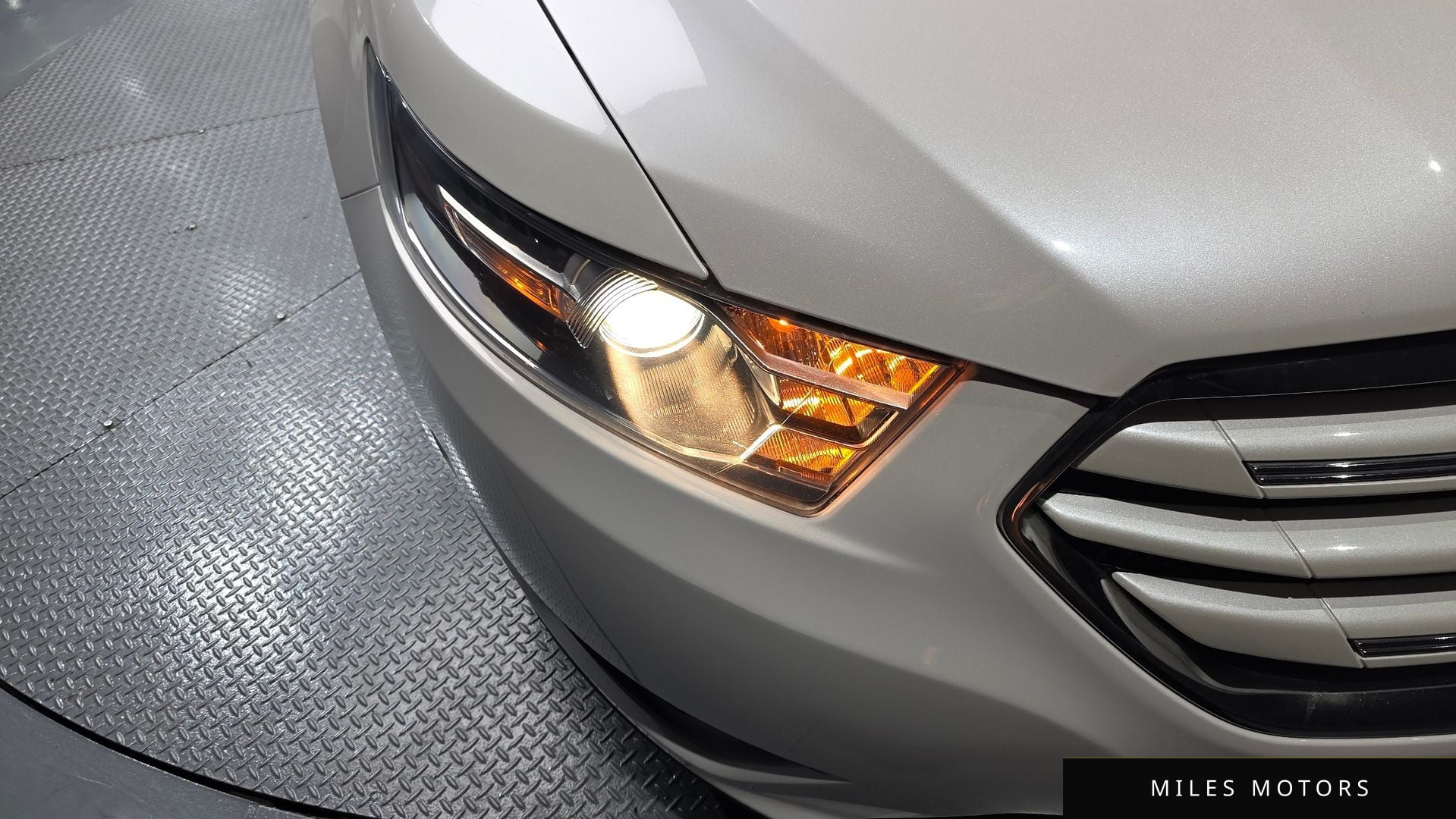 Ford Taurus 2015 — миниатюра 8
