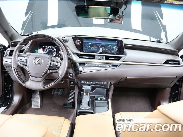 Лексус ES300h 2021 — миниатюра 17
