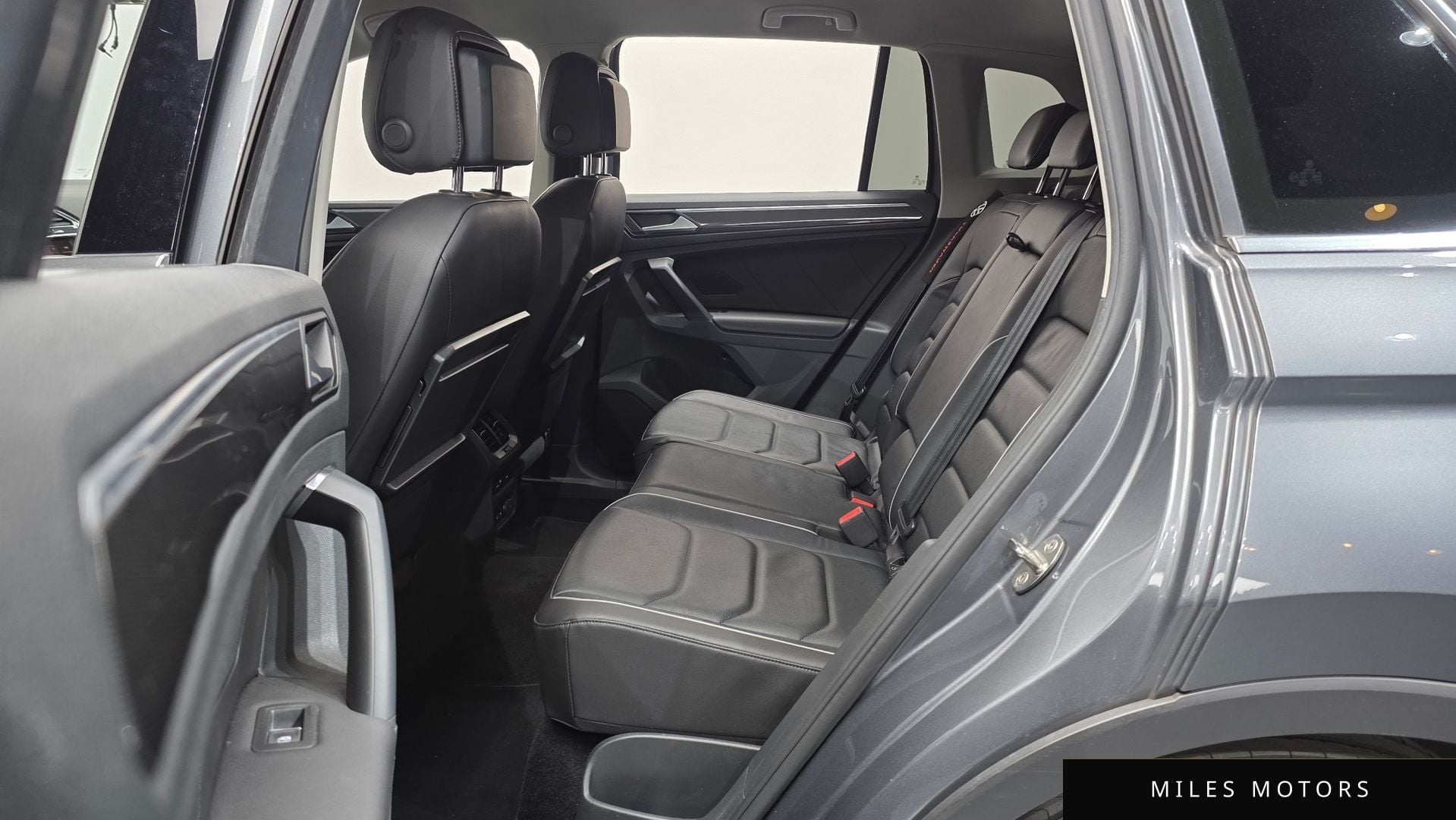 Volkswagen 티구안 2020 — миниатюра 18