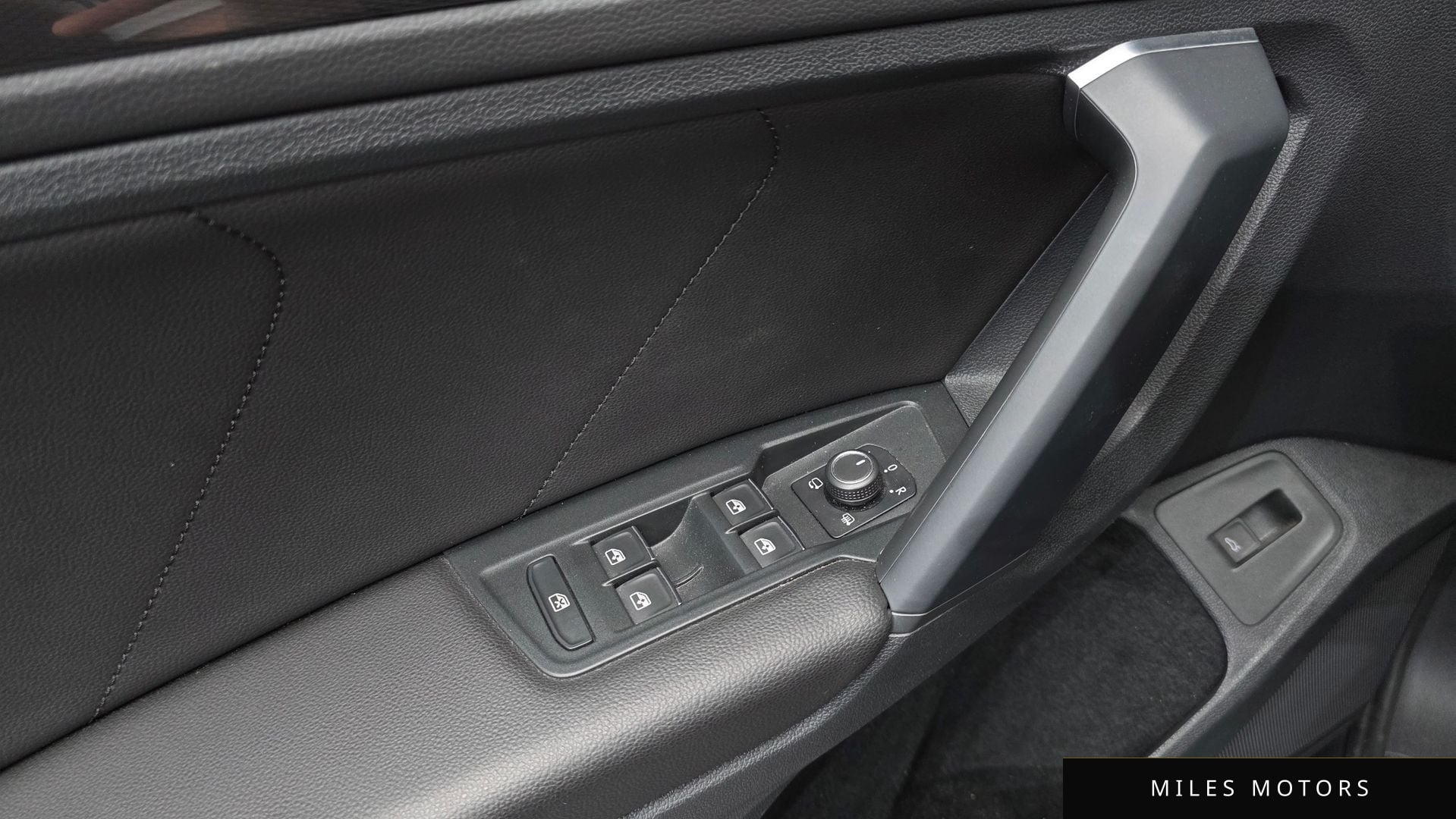 Volkswagen 티구안 2020 — миниатюра 23
