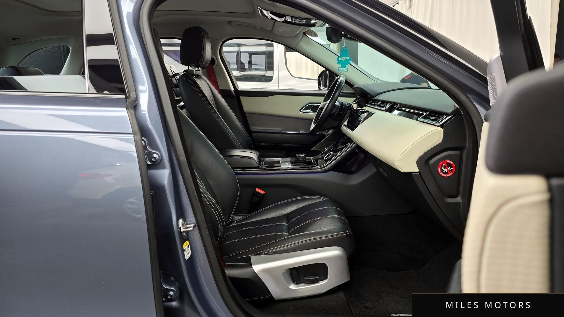 Land Rover Range Rover Velar 2018 — миниатюра 11