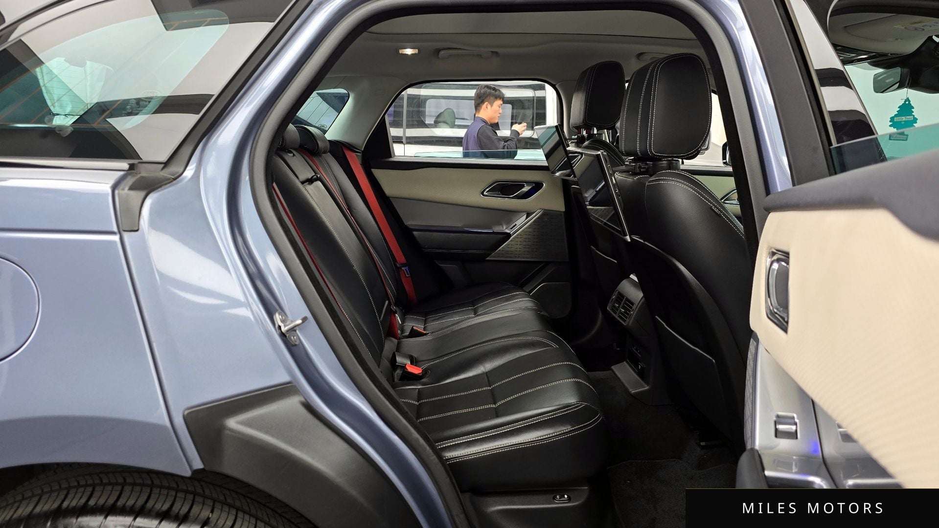 Land Rover Range Rover Velar 2018 — миниатюра 12
